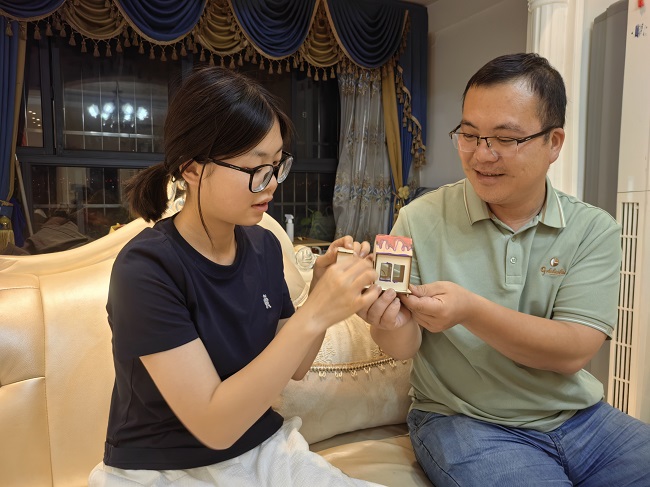 创新组+李金宇+李文灿+13岁 (2).jpg